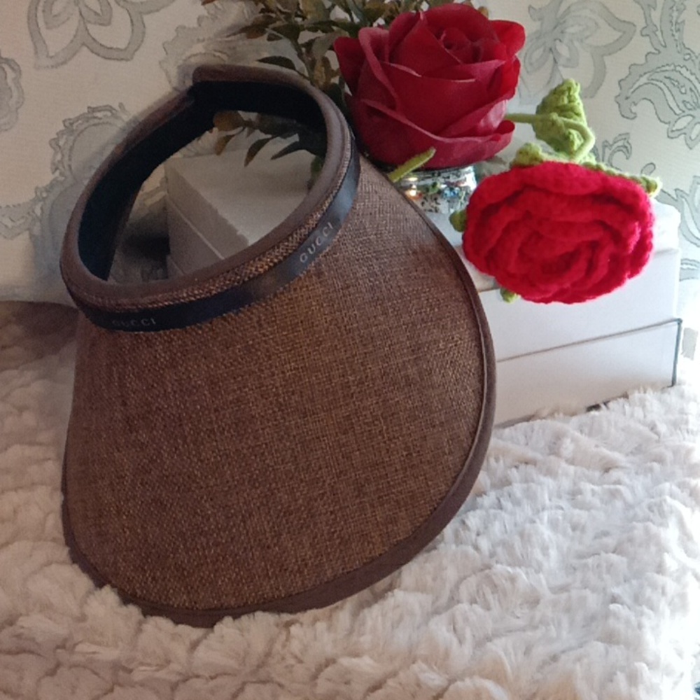 NWT designer inspired sun visor